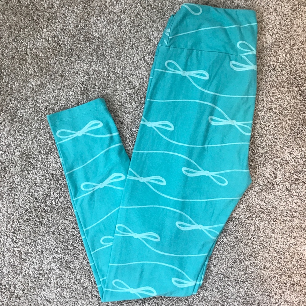 LuLaRoe OS mint leggings with bows
